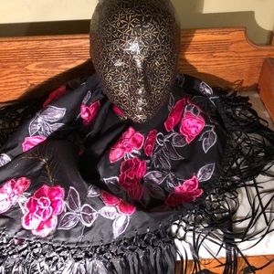 Fringe floral black wrap